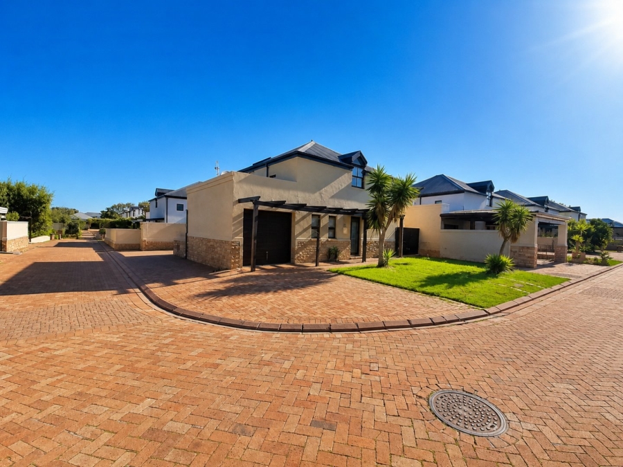 3 Bedroom Property for Sale in Atlantic Beach Golf Estate Western Cape